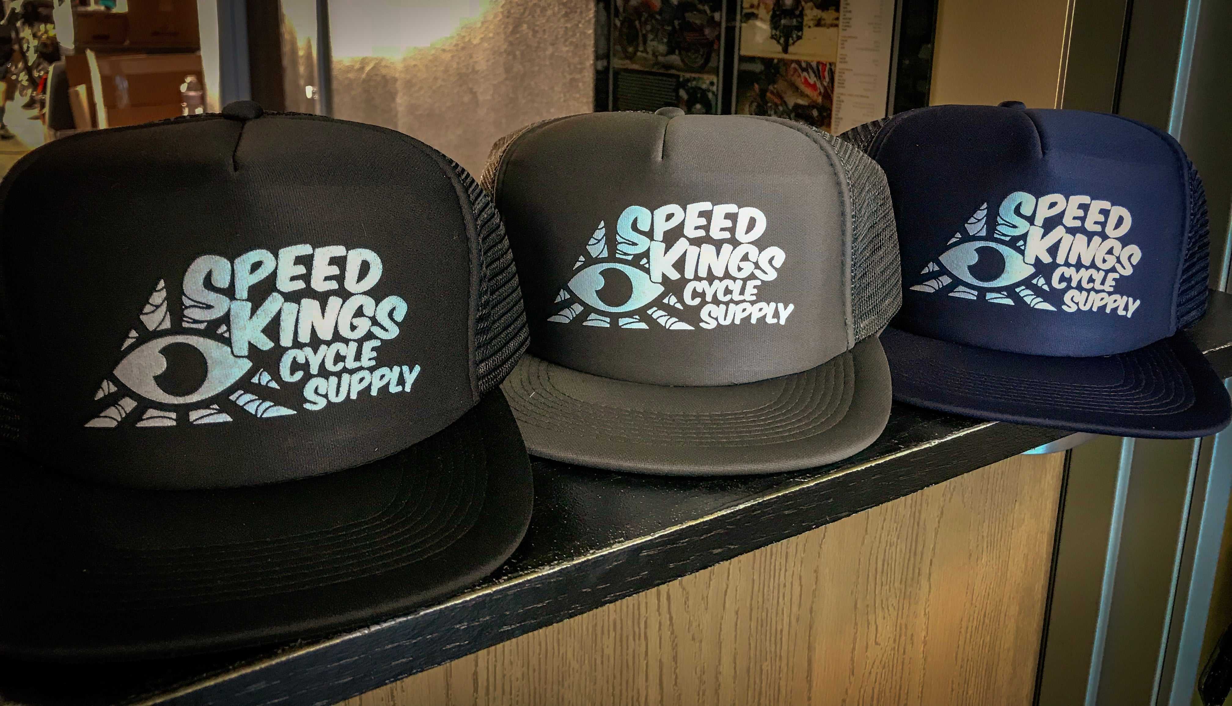 Speed-Kings-Zyklus, Speed-Kings „Burnout“ Trucker-Mütze